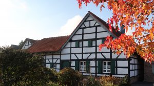 Herbstlicher Hof Jakobs